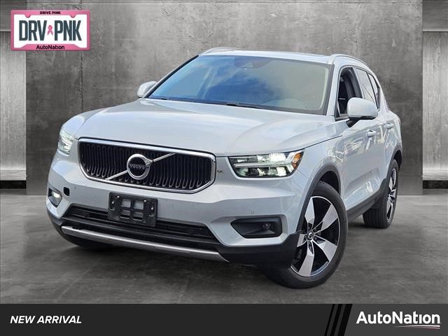 2021 Volvo XC40 Momentum