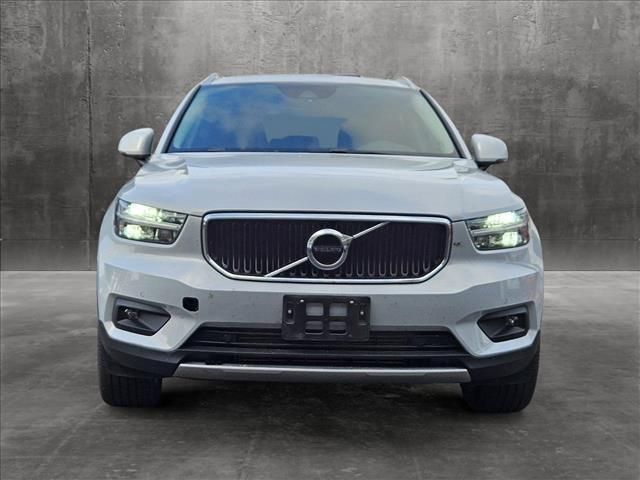 2021 Volvo XC40 Momentum