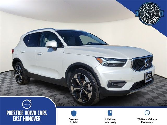 2021 Volvo XC40 Momentum