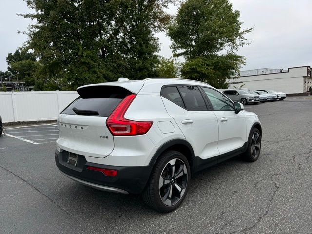 2021 Volvo XC40 Momentum