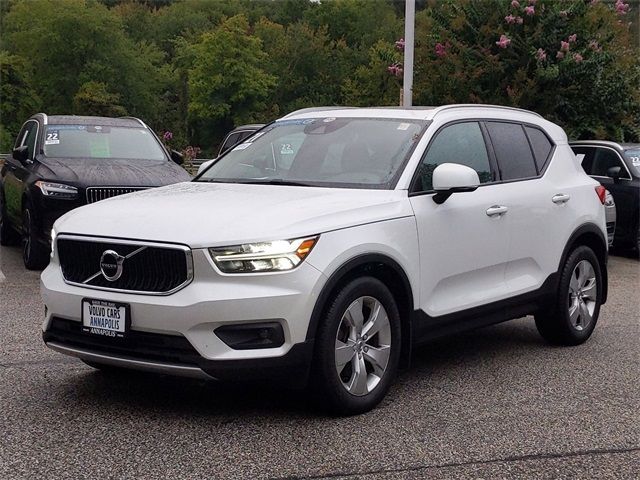 2021 Volvo XC40 Momentum