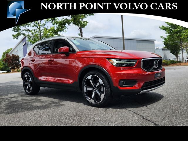 2021 Volvo XC40 Momentum