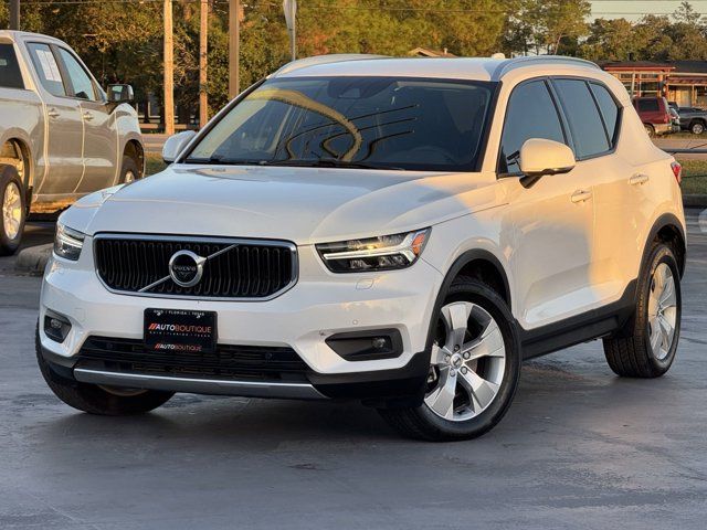 2021 Volvo XC40 Momentum