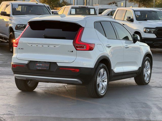 2021 Volvo XC40 Momentum