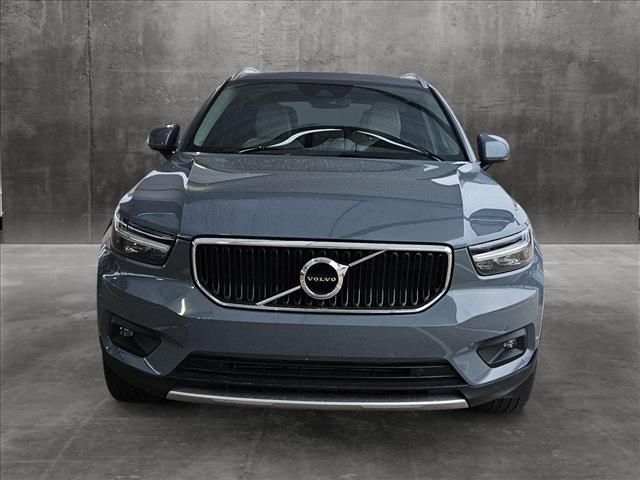 2021 Volvo XC40 Momentum