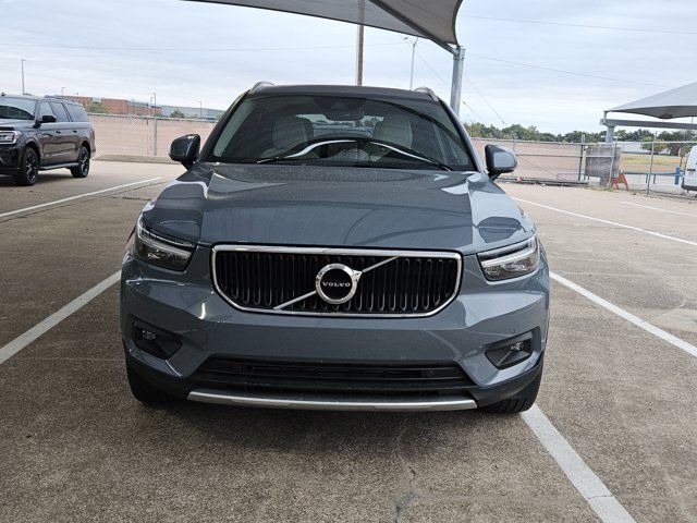 2021 Volvo XC40 Momentum