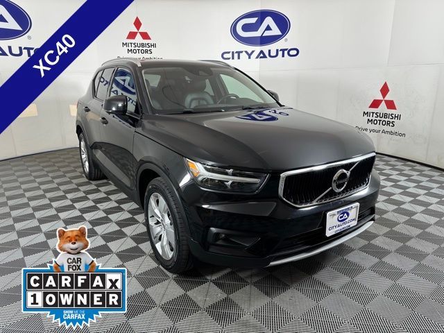 2021 Volvo XC40 Momentum