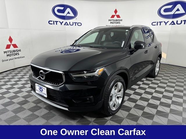 2021 Volvo XC40 Momentum