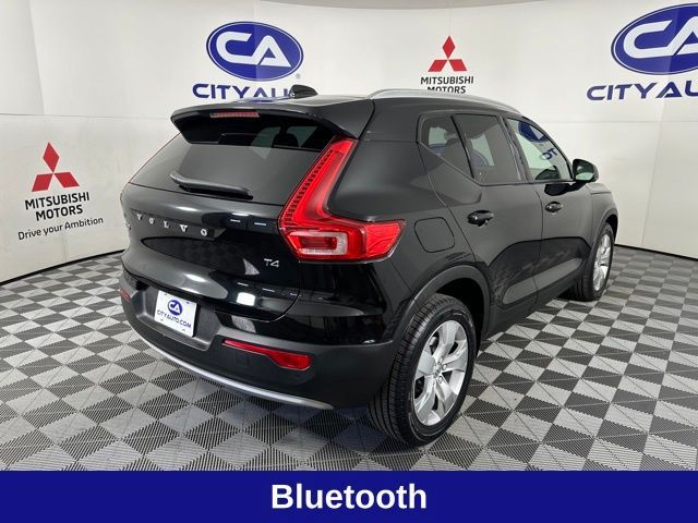 2021 Volvo XC40 Momentum