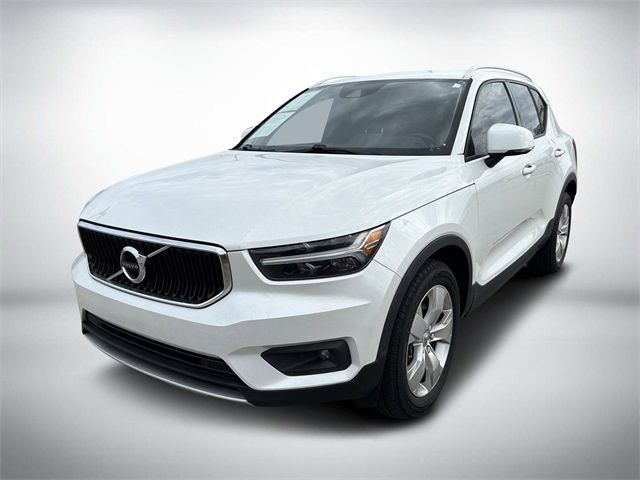 2021 Volvo XC40 Momentum