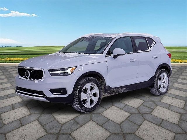 2021 Volvo XC40 Momentum