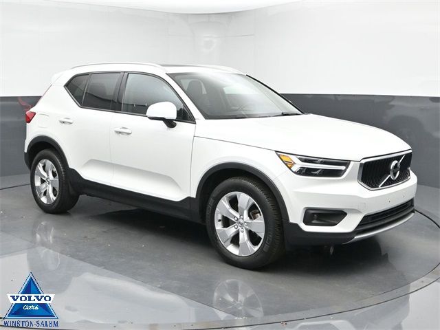 2021 Volvo XC40 Momentum