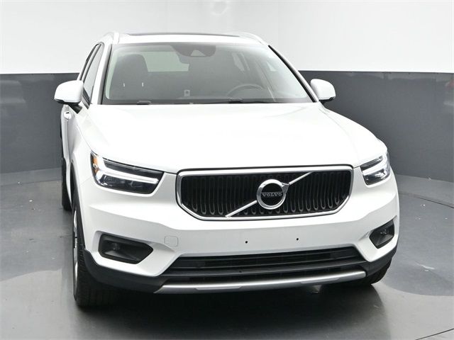 2021 Volvo XC40 Momentum