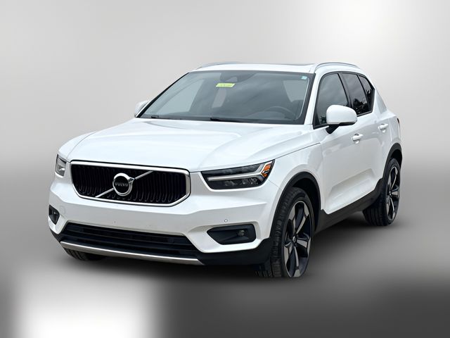 2021 Volvo XC40 Momentum