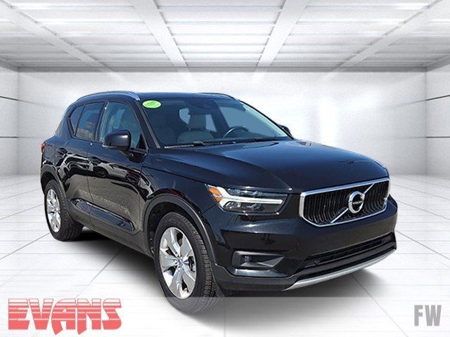 2021 Volvo XC40 Momentum