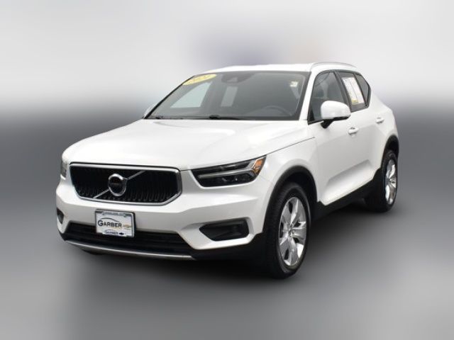 2021 Volvo XC40 Momentum