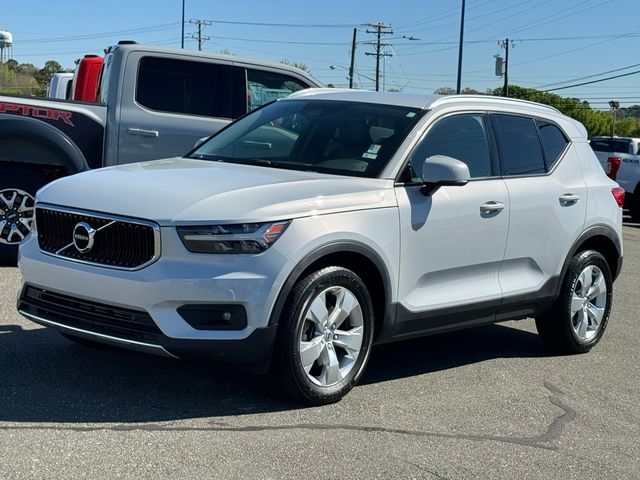 2021 Volvo XC40 Momentum