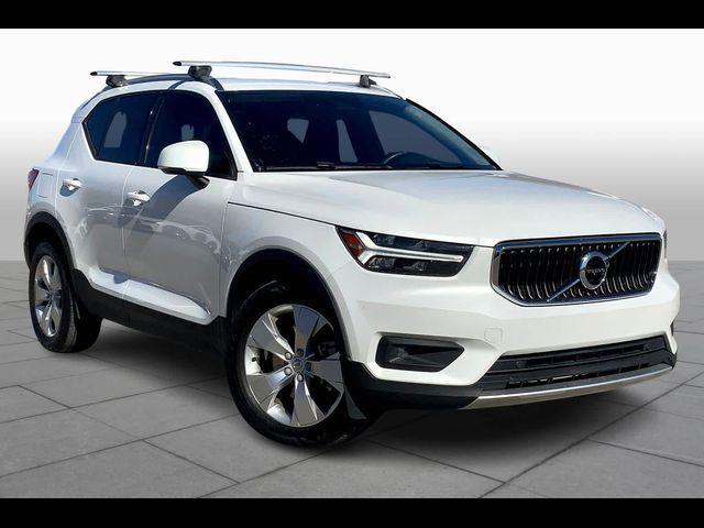 2021 Volvo XC40 Momentum