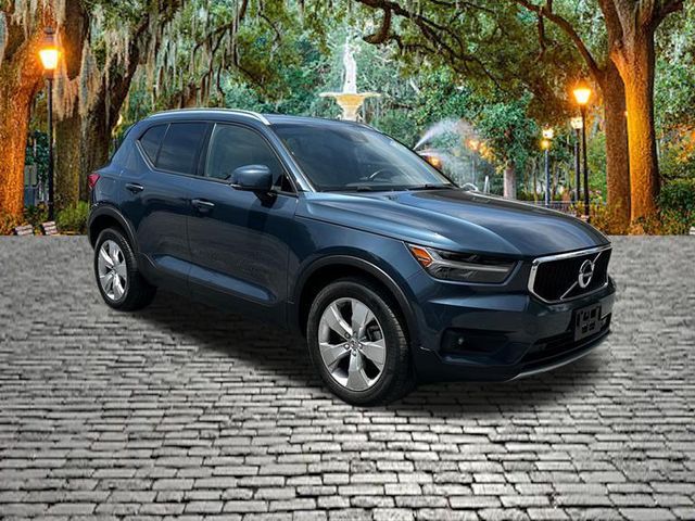 2021 Volvo XC40 Momentum