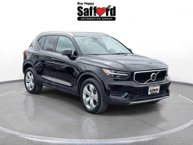 2021 Volvo XC40 Momentum