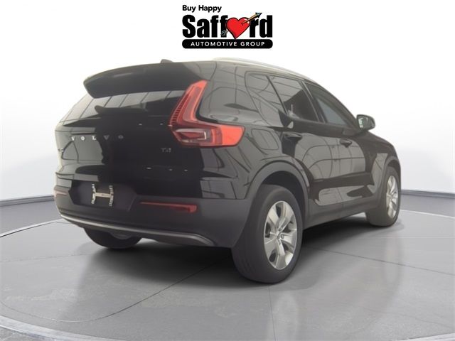 2021 Volvo XC40 Momentum