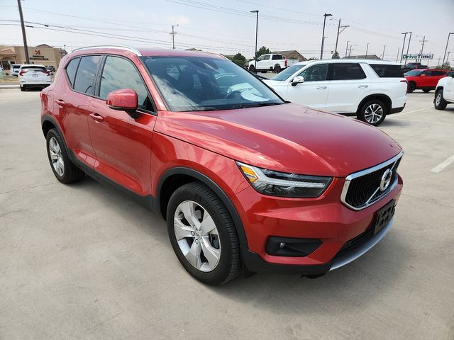 2021 Volvo XC40 Momentum