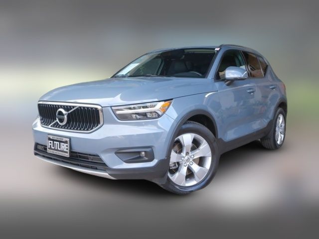 2021 Volvo XC40 Momentum