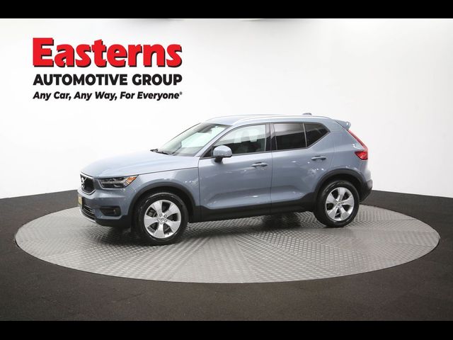 2021 Volvo XC40 Momentum