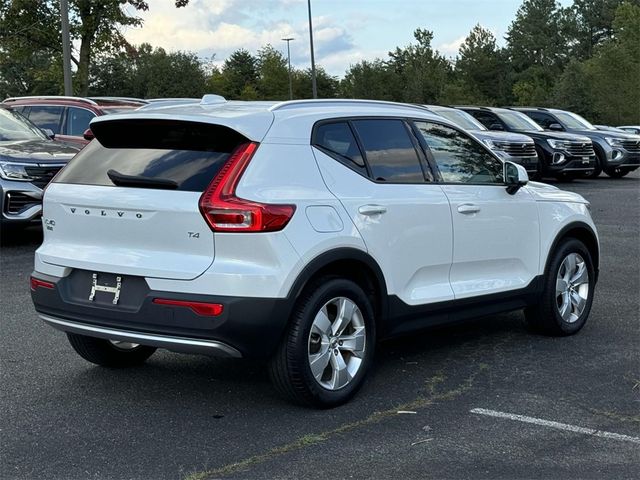 2021 Volvo XC40 Momentum