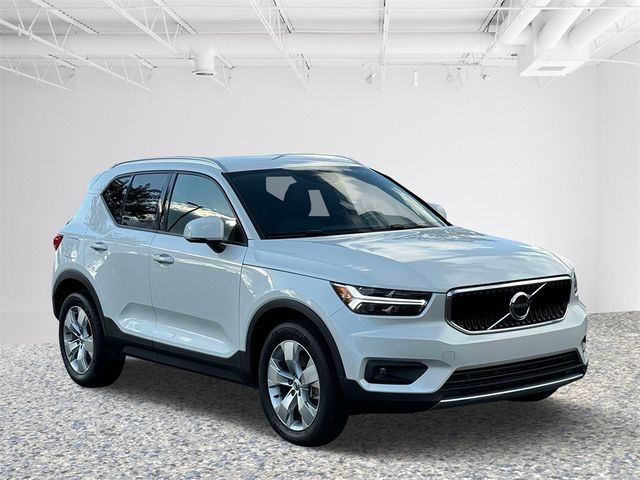 2021 Volvo XC40 Momentum