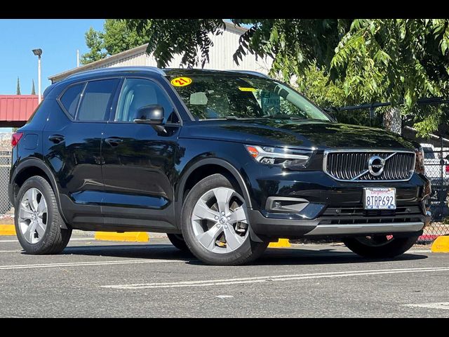 2021 Volvo XC40 Momentum