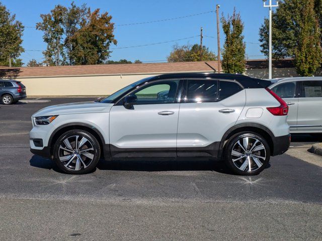 2021 Volvo XC40 Base