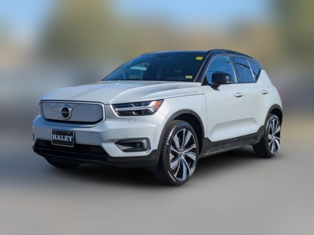 2021 Volvo XC40 Base