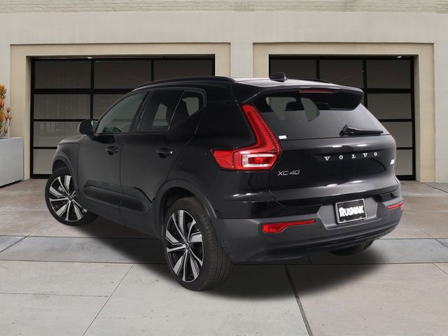 2021 Volvo XC40 Base