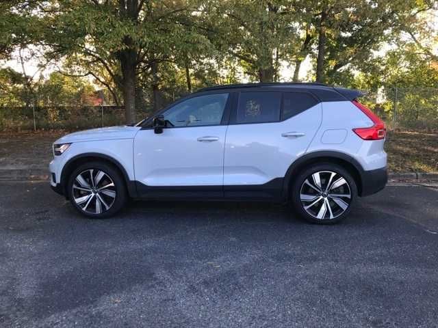 2021 Volvo XC40 Base