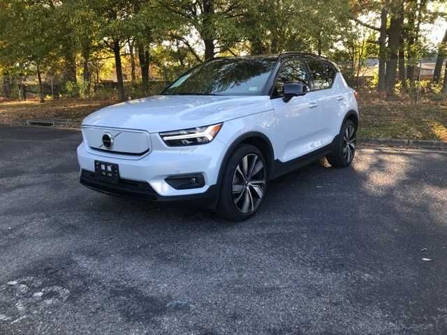 2021 Volvo XC40 Base