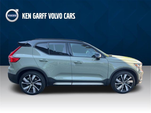 2021 Volvo XC40 Base