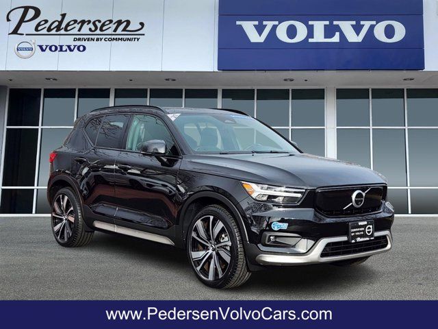 2021 Volvo XC40 Base