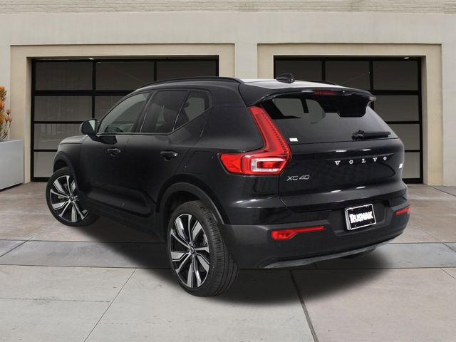 2021 Volvo XC40 Base