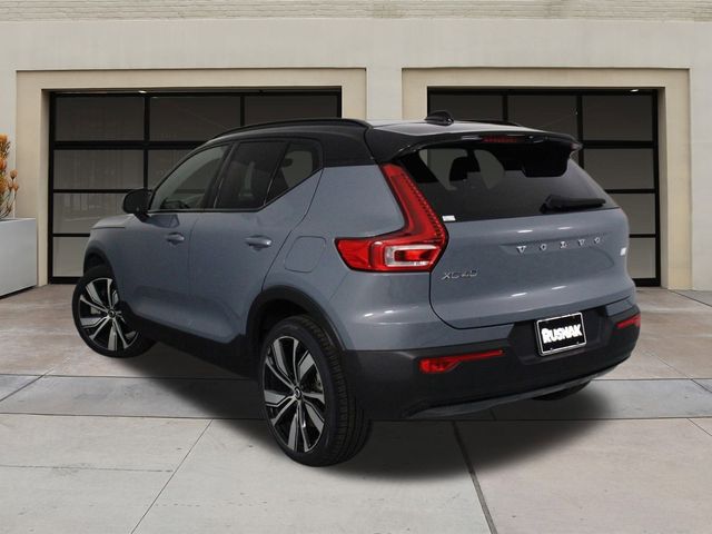 2021 Volvo XC40 Base