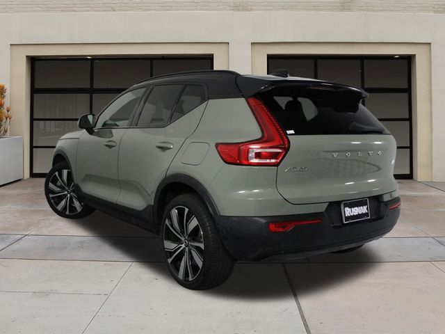 2021 Volvo XC40 Base