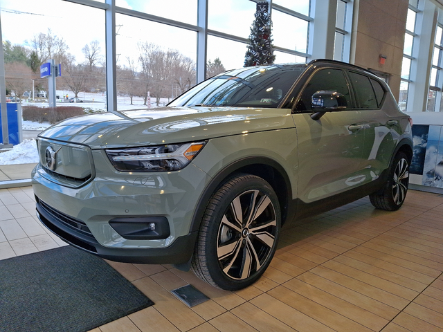 2021 Volvo XC40 Base