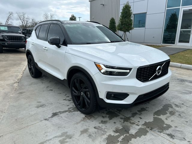 2021 Volvo XC40 R-Design