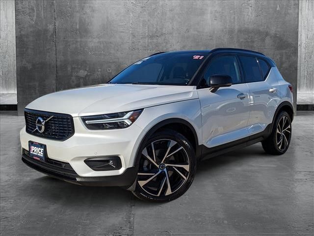 2021 Volvo XC40 R-Design