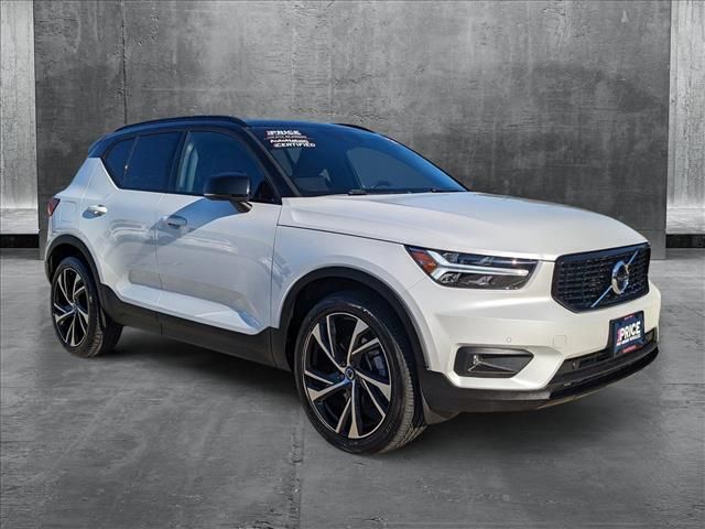 2021 Volvo XC40 R-Design