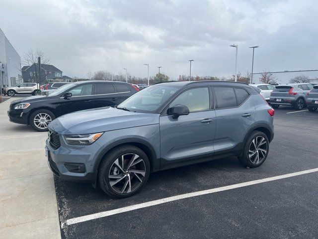 2021 Volvo XC40 R-Design