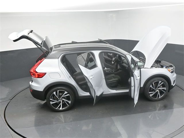 2021 Volvo XC40 R-Design