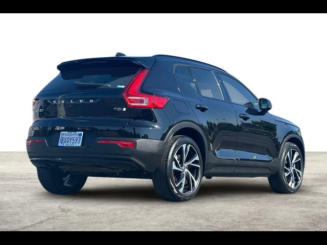 2021 Volvo XC40 R-Design