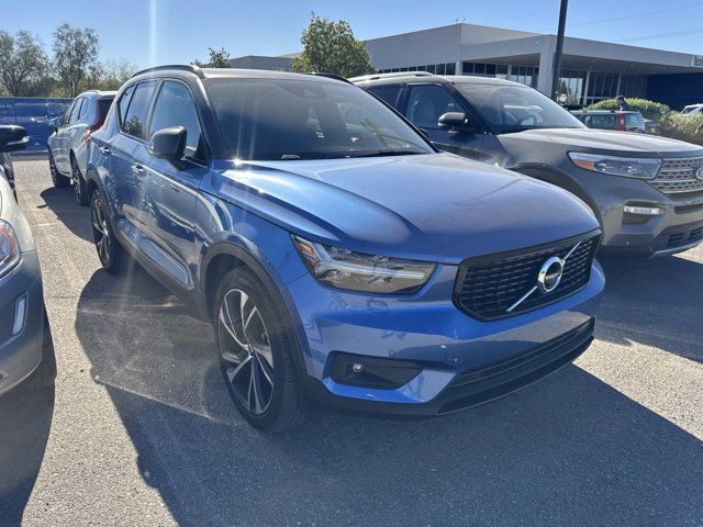 2021 Volvo XC40 R-Design