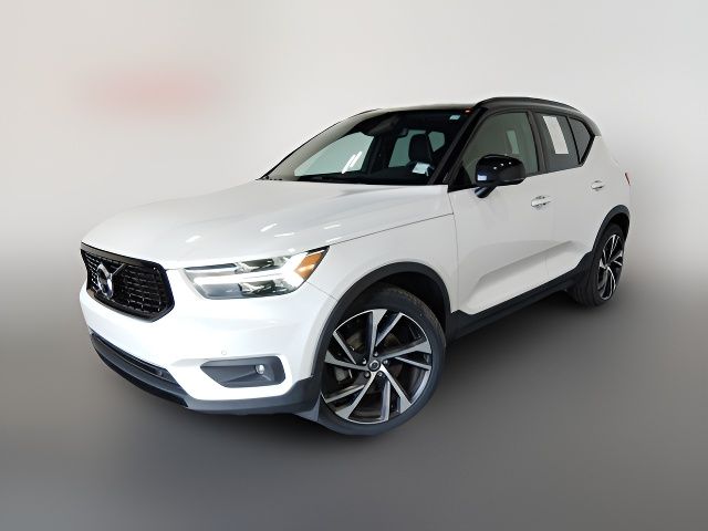 2021 Volvo XC40 R-Design